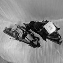 Load image into Gallery viewer, Frontscheinwerfer Mazda 3 BCJH-51030 BCJH-51040 Ein Satz Scheinwerfer Headlight SCH3952897023zc