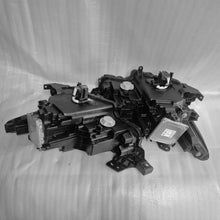 Load image into Gallery viewer, Frontscheinwerfer Mazda 3 BCJH-51030 BCJH-51040 Ein Satz Scheinwerfer Headlight SCH3952897023zc