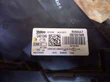 Load image into Gallery viewer, Frontscheinwerfer Dacia Duster 260602465R 260106194R LED Ein Satz Headlight SCH3979793864ys