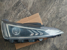 Laden Sie das Bild in den Galerie-Viewer, Frontscheinwerfer Hyundai Elantra 92102-F2 Rechts Scheinwerfer Headlight SCH3980121655mw
