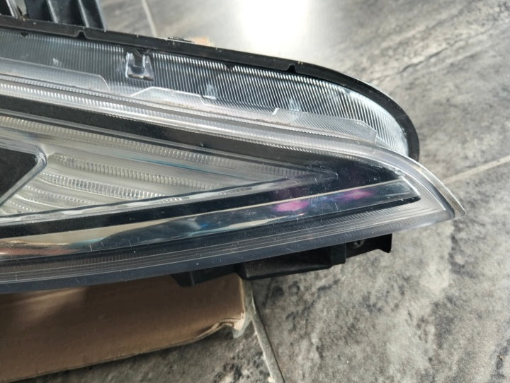 Frontscheinwerfer Hyundai Elantra 92102-F2 Rechts Scheinwerfer Headlight SCH3980121655mw