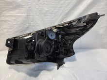 Laden Sie das Bild in den Galerie-Viewer, Frontscheinwerfer Opel Vivaro B Trafic III 260100146R Rechts Headlight SCH3987056467ea
