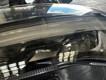Laden Sie das Bild in den Galerie-Viewer, Frontscheinwerfer Ford Focus MX7B-13E015-ED Links Scheinwerfer Headlight SCH3993679060ss