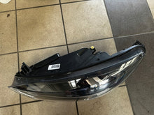 Laden Sie das Bild in den Galerie-Viewer, Frontscheinwerfer Ford Focus MX7B-13E015-ED Links Scheinwerfer Headlight SCH3993679060ss