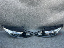 Load image into Gallery viewer, Frontscheinwerfer Kia Sportage 92102-3U210 Ein Satz Scheinwerfer Headlight SCH4001182540ip