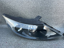 Load image into Gallery viewer, Frontscheinwerfer Kia Sportage 92102-3U210 Ein Satz Scheinwerfer Headlight SCH4001182540ip
