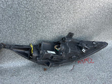 Load image into Gallery viewer, Frontscheinwerfer Kia Sportage 92102-3U210 Ein Satz Scheinwerfer Headlight SCH4001182540ip