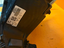 Laden Sie das Bild in den Galerie-Viewer, Frontscheinwerfer Renault Megane 90060931 LED Rechts Scheinwerfer Headlight SCH4012168887ox