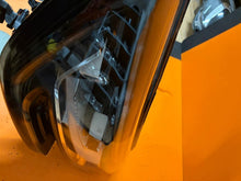 Laden Sie das Bild in den Galerie-Viewer, Frontscheinwerfer Renault Megane 90060931 LED Rechts Scheinwerfer Headlight SCH4012168887ox