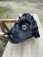 Laden Sie das Bild in den Galerie-Viewer, Frontscheinwerfer Nissan Qashqai I 26060-BR008 Links Scheinwerfer Headlight SCH4019661069ay