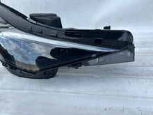 Laden Sie das Bild in den Galerie-Viewer, Frontscheinwerfer Hyundai Elantra VII Cn7 92102-AA200 Rechts Headlight SCH4050564185kq