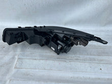 Laden Sie das Bild in den Galerie-Viewer, Frontscheinwerfer Hyundai Elantra VII Cn7 92102-AA200 Rechts Headlight SCH4050564185kq