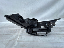 Laden Sie das Bild in den Galerie-Viewer, Frontscheinwerfer Hyundai Elantra VII Cn7 92102-AA200 Rechts Headlight SCH4050564185kq