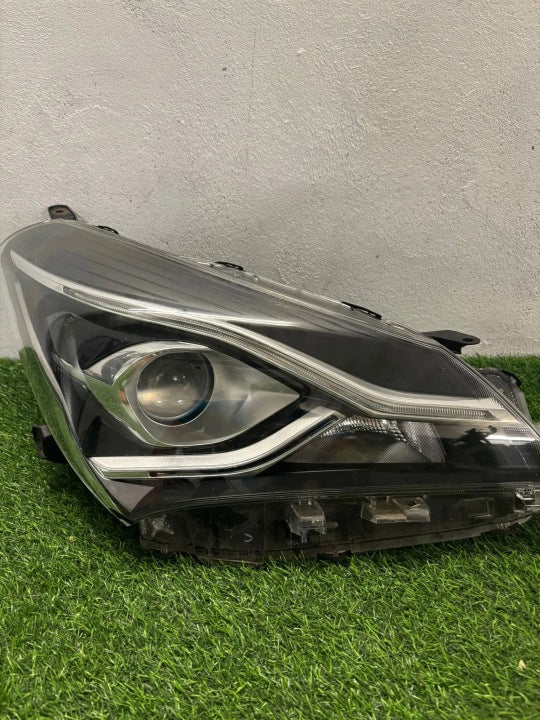 Frontscheinwerfer Toyota Yaris ANEX5 Rechts Scheinwerfer Headlight SCH4051037600bd