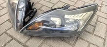 Laden Sie das Bild in den Galerie-Viewer, Frontscheinwerfer Ford Focus I 8M51-13D153-CD Ein Satz Scheinwerfer Headlight SCH4051792984tz