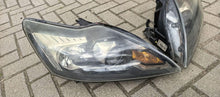 Laden Sie das Bild in den Galerie-Viewer, Frontscheinwerfer Ford Focus I 8M51-13D153-CD Ein Satz Scheinwerfer Headlight SCH4051792984tz