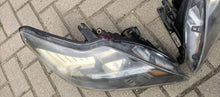 Laden Sie das Bild in den Galerie-Viewer, Frontscheinwerfer Ford Focus I 8M51-13D153-CD Ein Satz Scheinwerfer Headlight SCH4051792984tz