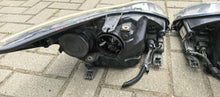 Laden Sie das Bild in den Galerie-Viewer, Frontscheinwerfer Ford Focus I 8M51-13D153-CD Ein Satz Scheinwerfer Headlight SCH4051792984tz