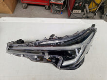 Laden Sie das Bild in den Galerie-Viewer, Frontscheinwerfer Toyota Corolla 81150-02X10 Links Scheinwerfer Headlight SCH4058277325uu