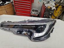 Laden Sie das Bild in den Galerie-Viewer, Frontscheinwerfer Toyota Corolla 81150-02X10 Links Scheinwerfer Headlight SCH4058277325uu
