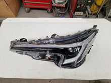 Laden Sie das Bild in den Galerie-Viewer, Frontscheinwerfer Toyota Corolla 81150-02X10 Links Scheinwerfer Headlight SCH4058277325uu