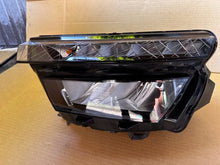 Laden Sie das Bild in den Galerie-Viewer, Frontscheinwerfer Skoda Kamiq 658941015 LED Links Scheinwerfer Headlight SCH4064772799mj