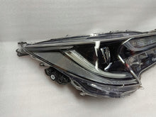 Load image into Gallery viewer, Frontscheinwerfer Toyota Corolla 81110-02S70 LED Rechts Scheinwerfer Headlight SCH4079650717uc