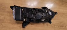 Laden Sie das Bild in den Galerie-Viewer, Frontscheinwerfer Dacia Sandero III Jogger 260601750R Links Headlight SCH4084867643xb