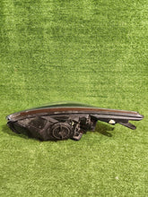 Laden Sie das Bild in den Galerie-Viewer, Frontscheinwerfer Kia Carens IV CSC28763 Rechts Scheinwerfer Headlight SCH4091501345wp