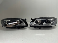 Laden Sie das Bild in den Galerie-Viewer, Frontscheinwerfer VW Passat B7 90005332 90005333 Xenon Ein Satz Headlight SCH4102595620cd