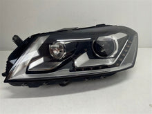 Laden Sie das Bild in den Galerie-Viewer, Frontscheinwerfer VW Passat B7 90005332 90005333 Xenon Ein Satz Headlight SCH4102595620cd