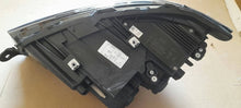 Laden Sie das Bild in den Galerie-Viewer, Frontscheinwerfer VW Multivan 7L0998479A Rechts Scheinwerfer Headlight SCH4107478763an