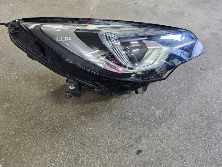 Frontscheinwerfer Opel Astra 39218026 Rechts Scheinwerfer Headlight SCH4113906037qy