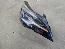 Laden Sie das Bild in den Galerie-Viewer, Frontscheinwerfer Opel Astra 39218026 Rechts Scheinwerfer Headlight SCH4113906037qy