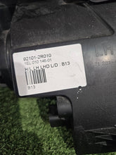 Load image into Gallery viewer, Frontscheinwerfer Hyundai I30 921012R010 Links Scheinwerfer Headlight SCH4130750743zt