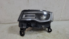 Laden Sie das Bild in den Galerie-Viewer, Frontscheinwerfer Jeep Grand Cherokee Wk2 68266651AE LED Links Headlight SCH4134416509mu
