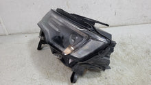 Laden Sie das Bild in den Galerie-Viewer, Frontscheinwerfer Jeep Grand Cherokee Wk2 68266651AE LED Links Headlight SCH4134416509mu