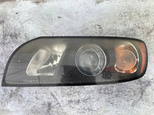 Laden Sie das Bild in den Galerie-Viewer, Frontscheinwerfer Volvo V50 30698877 Links Scheinwerfer Headlight SCH4136000570hb