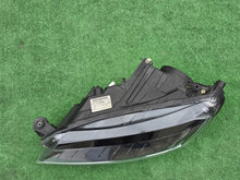 Laden Sie das Bild in den Galerie-Viewer, Frontscheinwerfer Skoda Superb III 3V1941015B Xenon Links Scheinwerfer Headlight SCH4148162213gc