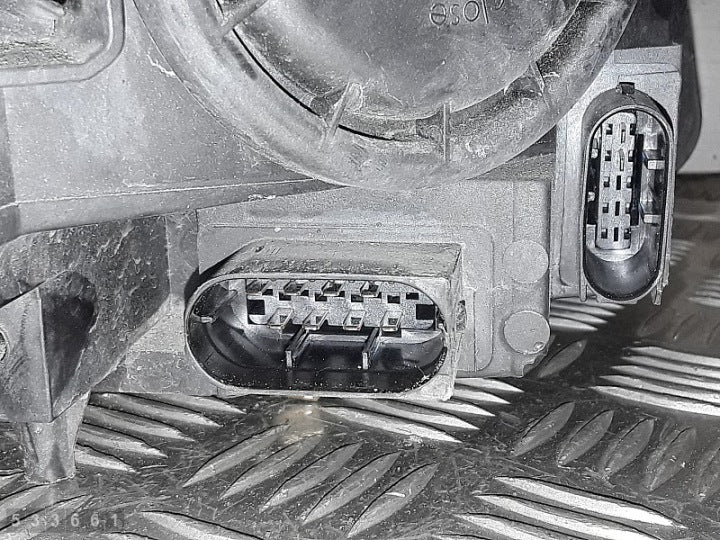 Frontscheinwerfer Mercedes-Benz S Class W221 A221820761 Links Headlight SCH4167712965ff