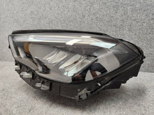 Laden Sie das Bild in den Galerie-Viewer, Frontscheinwerfer Mercedes-Benz Gla H247 A2479063504 Links Headlight SCH4168833328yx