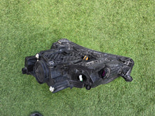 Laden Sie das Bild in den Galerie-Viewer, Frontscheinwerfer Skoda Superb III 3V1941016B Xenon Rechts Headlight SCH4174172884xo