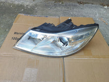 Load image into Gallery viewer, Frontscheinwerfer Skoda Octavia 1Z1941015F Links Scheinwerfer Headlight SCH4174327460ip