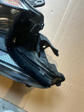 Laden Sie das Bild in den Galerie-Viewer, Frontscheinwerfer Toyota Aygo X 0H-31 Rechts Scheinwerfer Headlight SCH4178560018kx