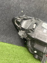 Laden Sie das Bild in den Galerie-Viewer, Frontscheinwerfer Renault Megane IV 260108478R Rechts Scheinwerfer Headlight SCH4179759692hz