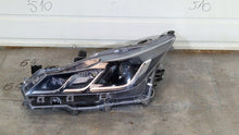 Load image into Gallery viewer, Frontscheinwerfer Toyota Corolla 811500-2T31-00 Links Scheinwerfer Headlight SCH4180409805fb