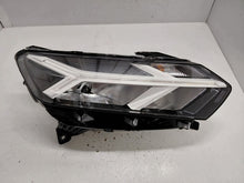 Laden Sie das Bild in den Galerie-Viewer, Frontscheinwerfer Dacia Sandero III Logan Jogger 260107920R Rechts Headlight SCH4201586215ju