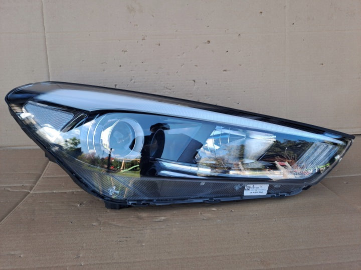 Frontscheinwerfer Hyundai Tucson D7921110B0 Rechts Scheinwerfer Headlight SCH4202698555fw