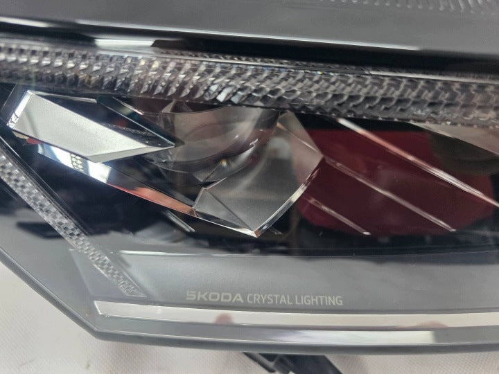 Frontscheinwerfer Skoda Octavia IV 5E4941036 Rechts Scheinwerfer Headlight SCH4209998116ln