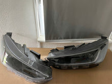 Laden Sie das Bild in den Galerie-Viewer, Frontscheinwerfer Ford Focus NX7B-13E016-AG NX7B-13E017-AG LED Ein Satz SCH4210332522mr